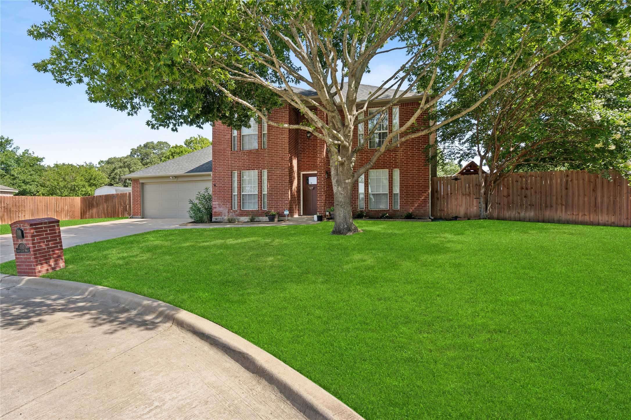 photo 2: 310 Aspen Court W, Aledo TX 76008