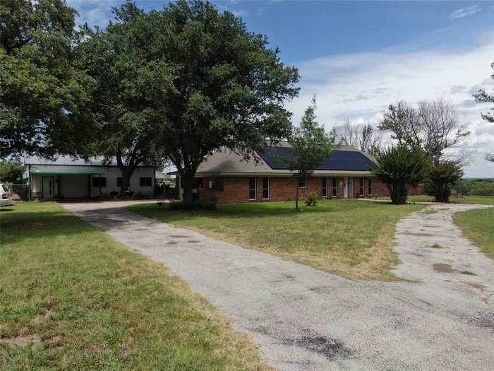 photo 2: 517 E Locust Street, Nocona TX 76255