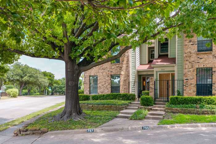 photo 1: 757 N Van Buren Avenue, Dallas TX 75208