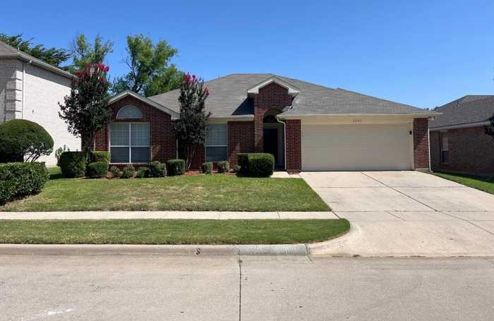 photo 1: 2205 Green Creek Drive, Arlington TX 76001