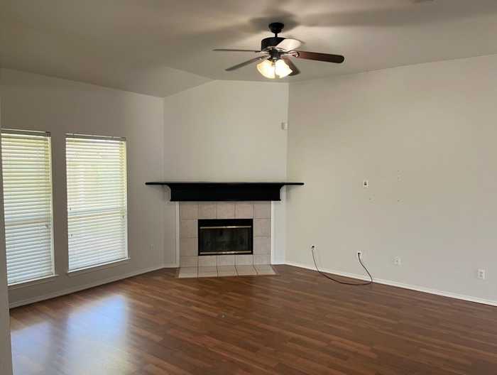 photo 2: 2205 Green Creek Drive, Arlington TX 76001