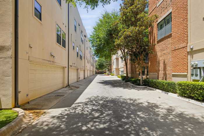 photo 11: 2420 Hugo Street Unit 4, Dallas TX 75204