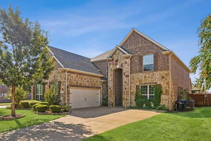 photo 1: 9789 Robinwoods Drive, Frisco TX 75035