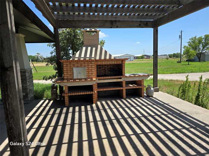 photo 1: 6528 County Road 204, Grandview TX 76050