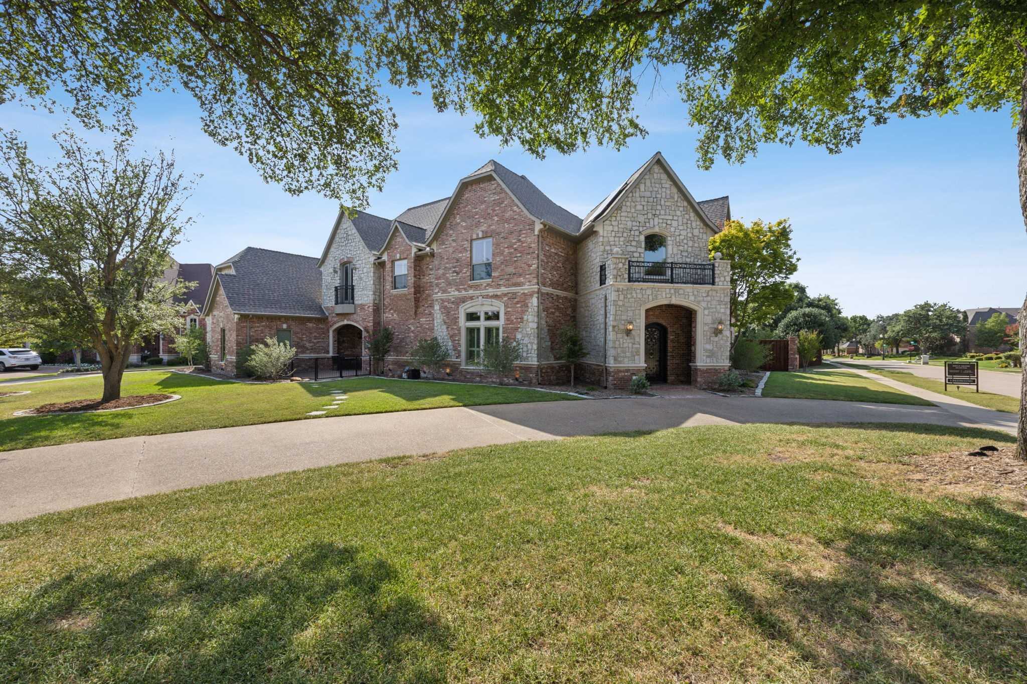 photo 1: 6405 Riverside Drive, Plano TX 75024