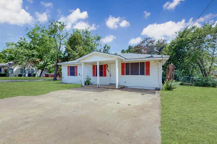 photo 2: 503 Lawrence Avenue, Terrell TX 75160