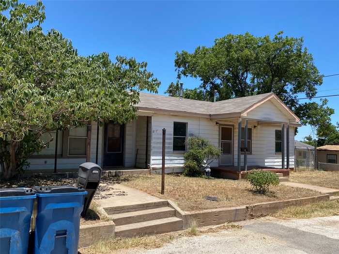 photo 2: 304 Normandy Street, Sweetwater TX 79556