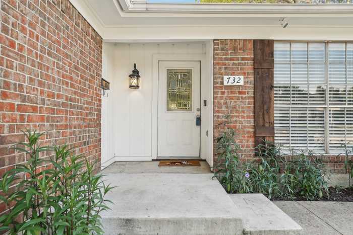 photo 2: 732 Sweetbriar Drive, Lewisville TX 75067