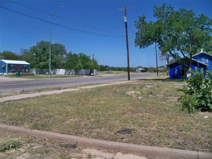 photo 1: 502 WALNUT Street, Coleman TX 76834