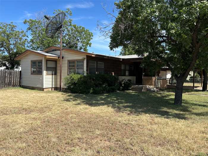 photo 2: 1918 Barrow Street, Abilene TX 79605