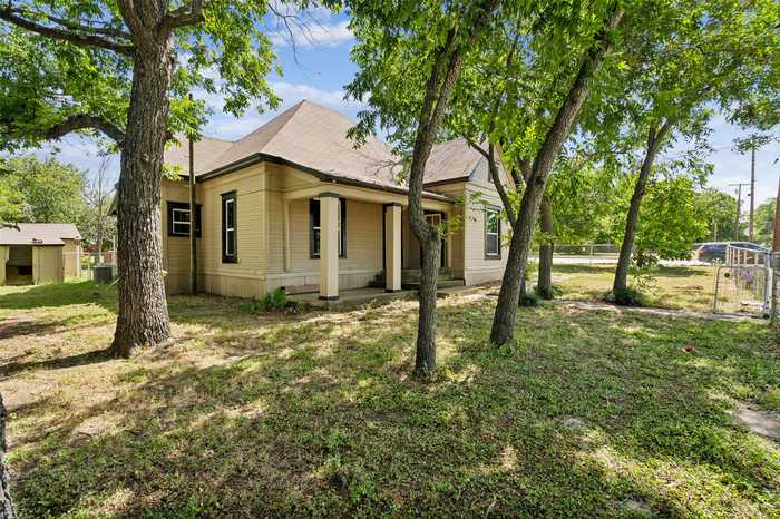 photo 1: 515 SW 15th Street, Mineral Wells TX 76067