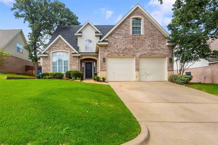 photo 1: 527 Mattie Lane, Lake Dallas TX 75065