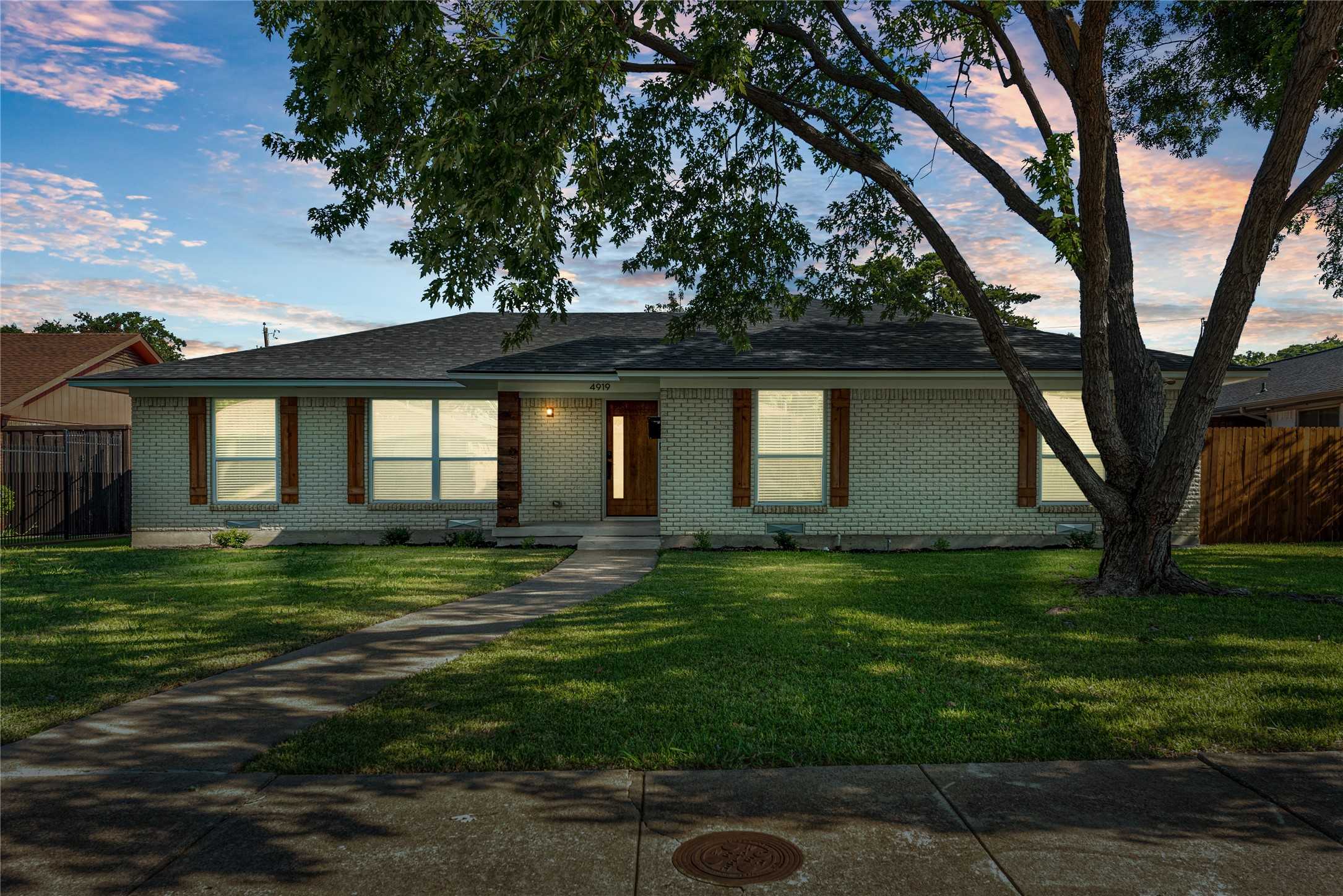 photo 3: 4919 Chilton Drive, Dallas TX 75227