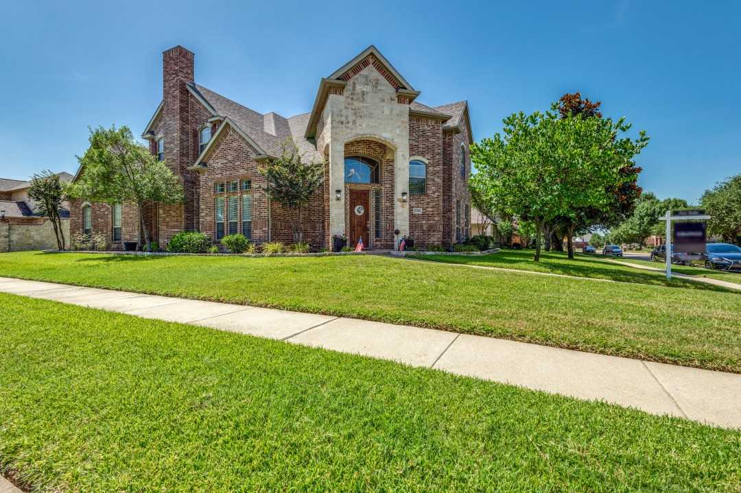 photo 3: 8200 Thornwood Drive, North Richland Hills TX 76182