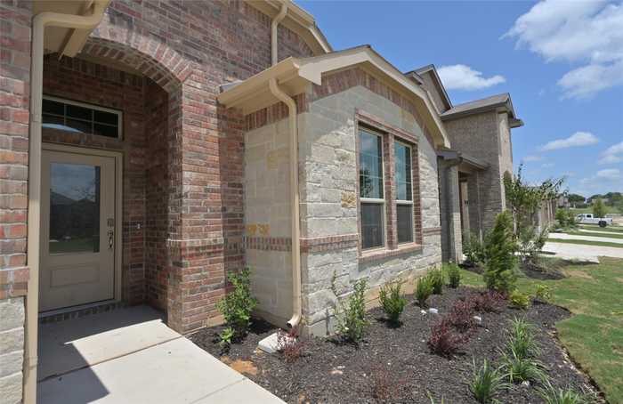 photo 2: 1916 LEGACY Drive, Cleburne TX 76033