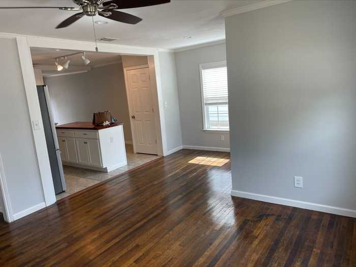 photo 2: 3913 Lisbon Street, Fort Worth TX 76107