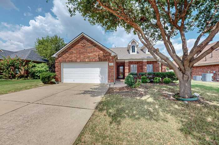 photo 1: 8008 Joshua Tree Court, Arlington TX 76002