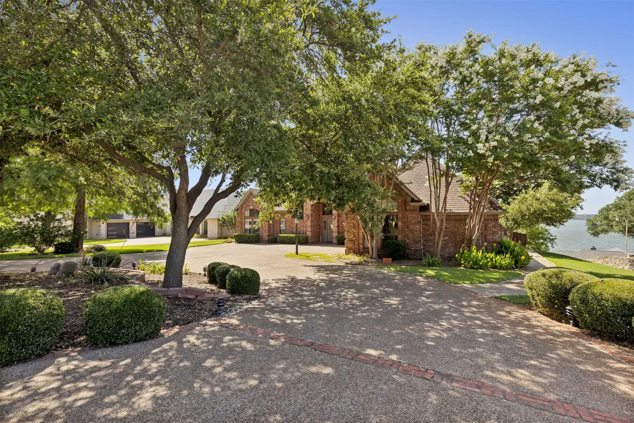 photo 1: 4009 Crescent Drive, Granbury TX 76049