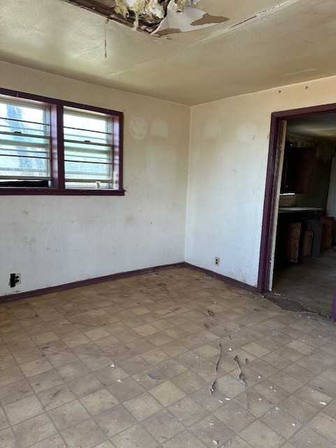 photo 2: 113 Robert Lee Street, Sweetwater TX 79556