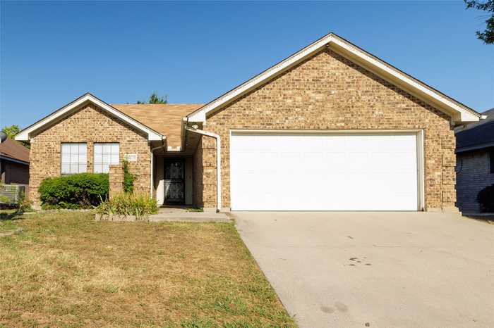 photo 1: 4909 Colonial Park Drive, Haltom City TX 76117