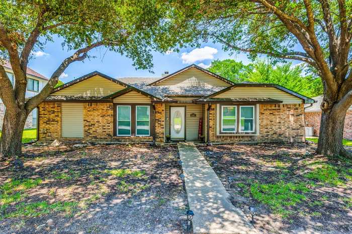 photo 1: 505 Country View Lane, Garland TX 75043