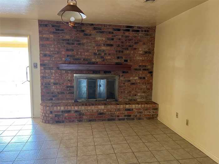 photo 2: 1719 Kay Avenue, Bridgeport TX 76426