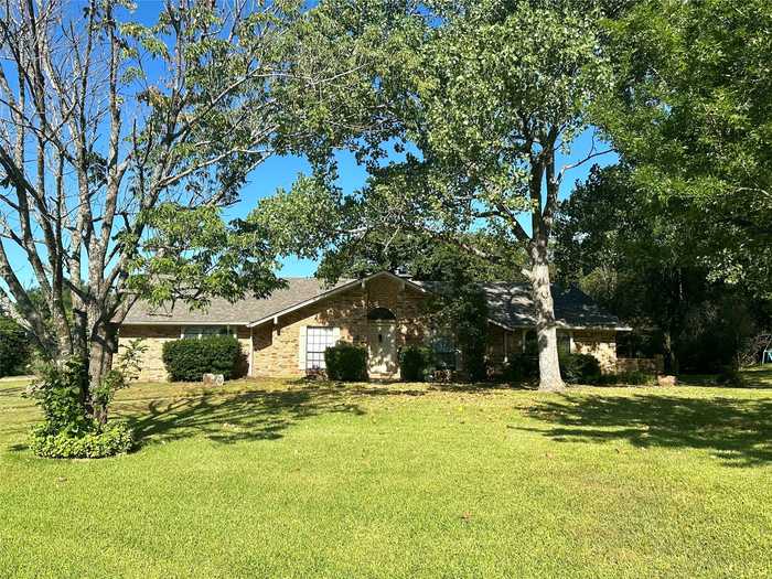 photo 2: 1606 Carriage Estates Road, Sherman TX 75092