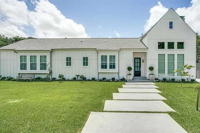 photo 1: 4064 Rochelle Drive, Dallas TX 75220