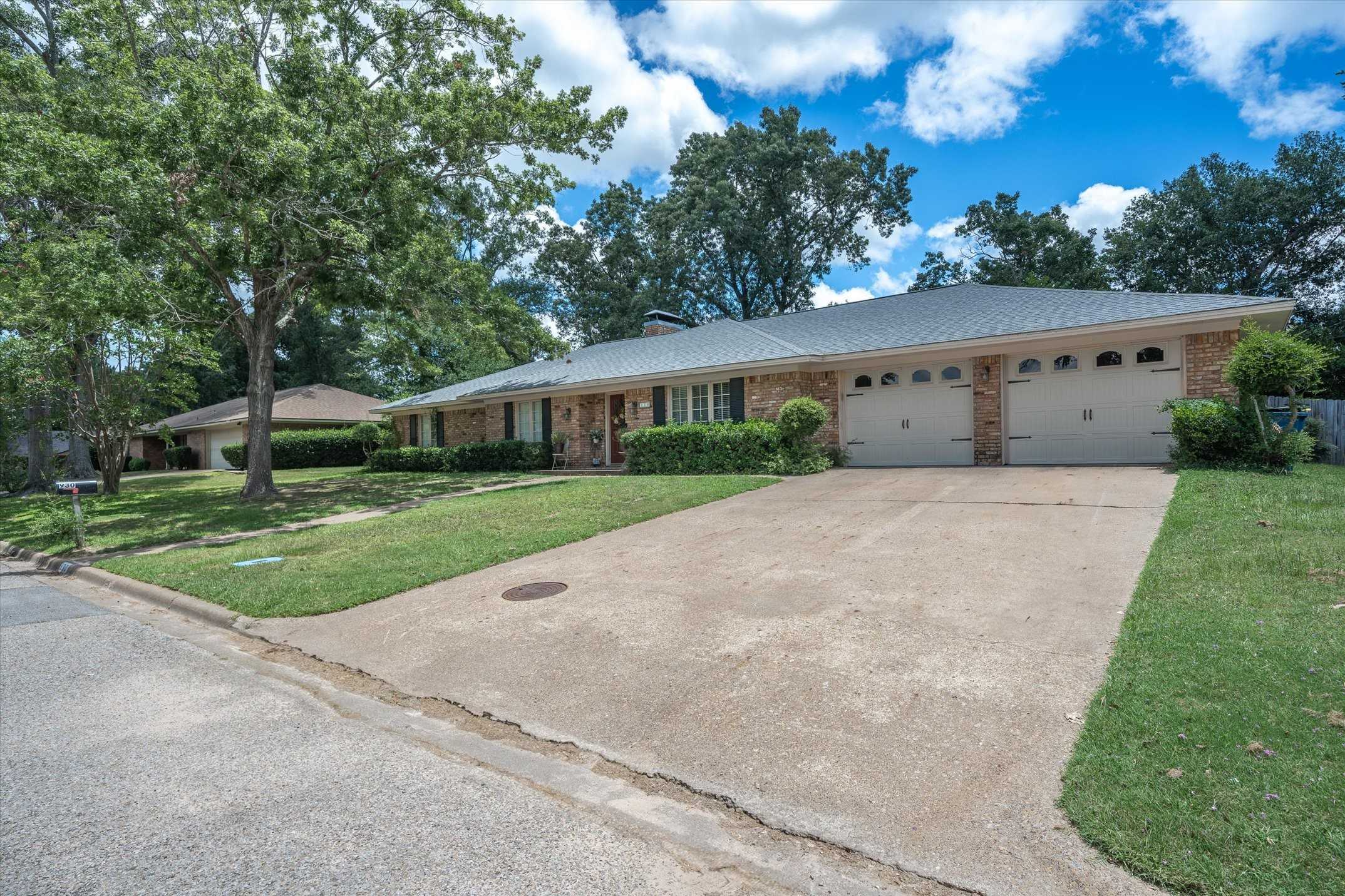 photo 3: 930 Bradley Drive, Athens TX 75751