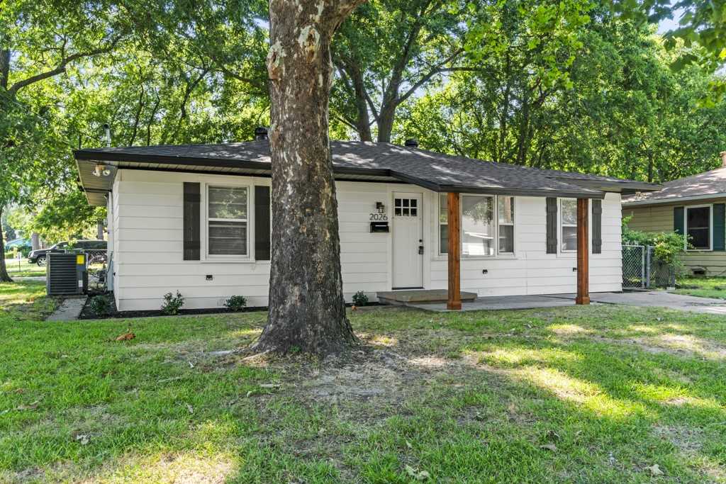 photo 2: 2026 S Walnut Street, Sherman TX 75090