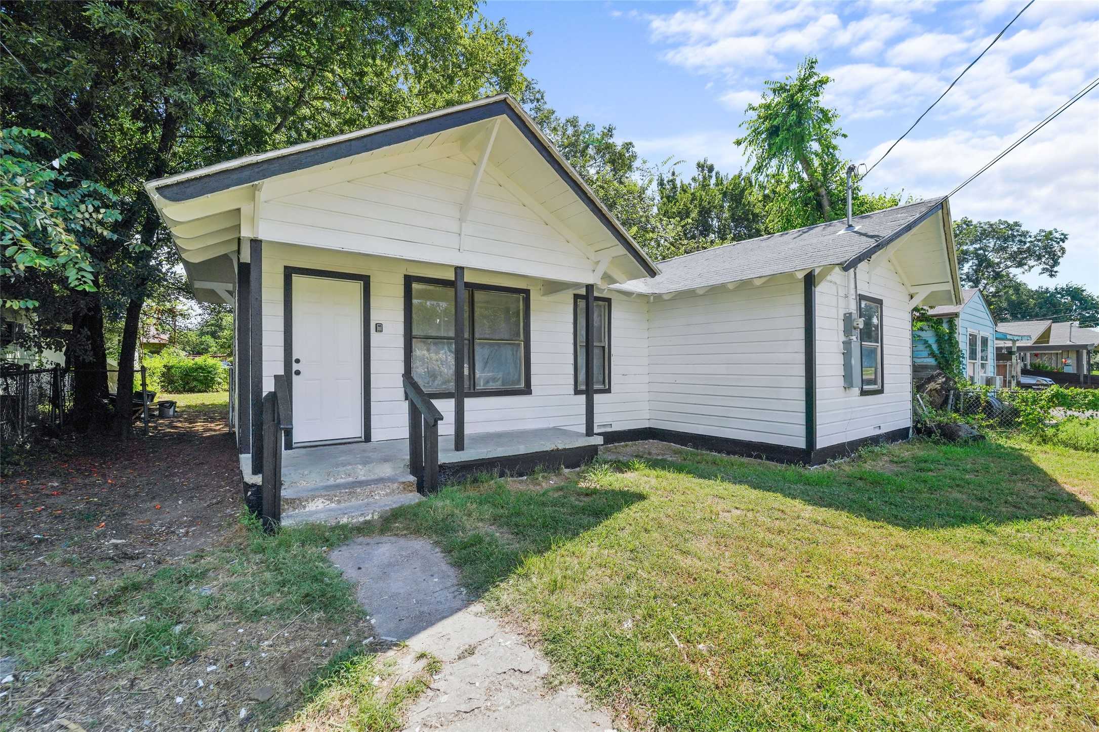 photo 2: 4506 Roberts Avenue, Dallas TX 75215