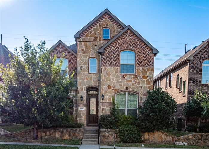 photo 1: 7022 Mammoth Drive, Irving TX 75063