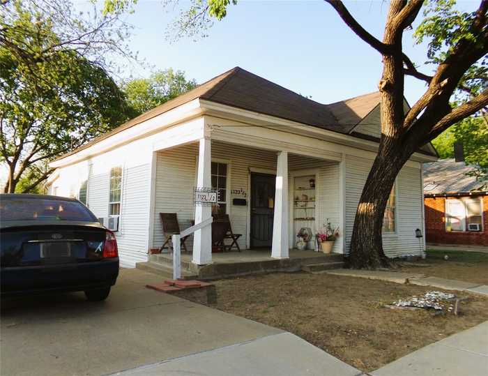 photo 1: 1123 1/2 East Henderson, Cleburne TX 76031