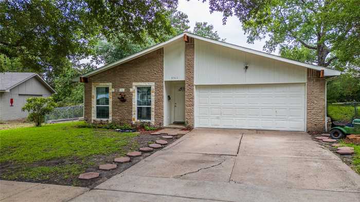 photo 2: 5311 Preston Trail, Garland TX 75043