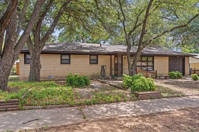 photo 2: 1313 Roberts Avenue, Cleburne TX 76033