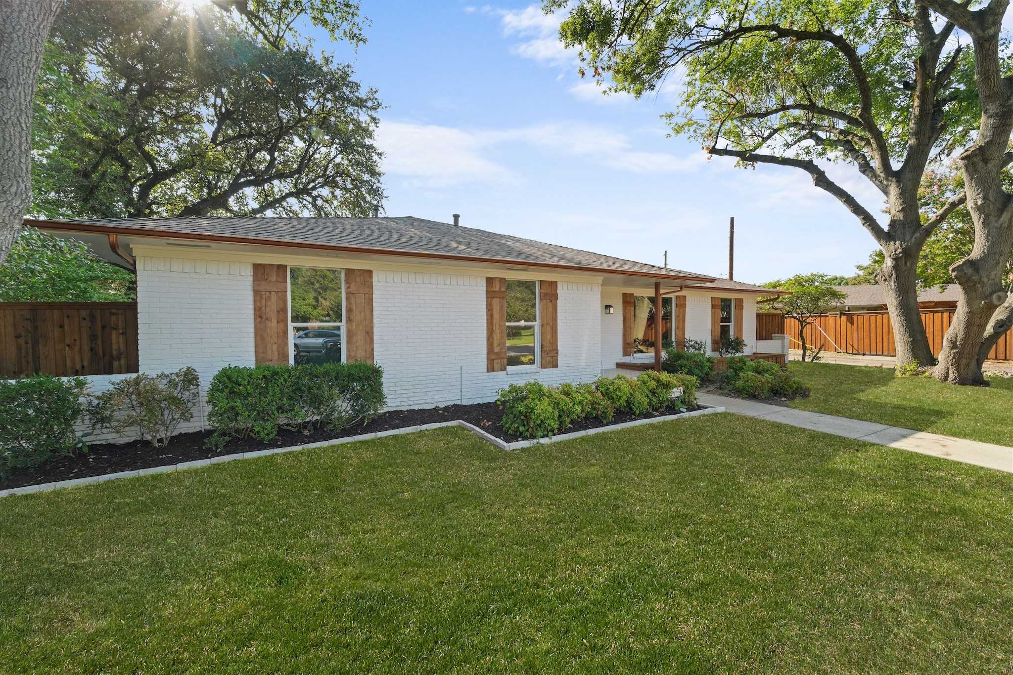 photo 2: 10333 Garwood Drive, Dallas TX 75238