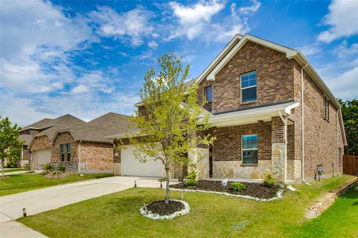 photo 2: 223 Luna Lane, Lake Dallas TX 75065