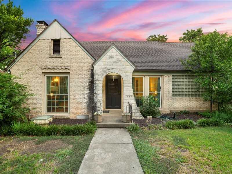 photo 3: 626 N Oak Cliff Boulevard, Dallas TX 75208