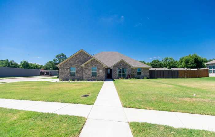 photo 2: 310 Ella Street, Whitesboro TX 76273