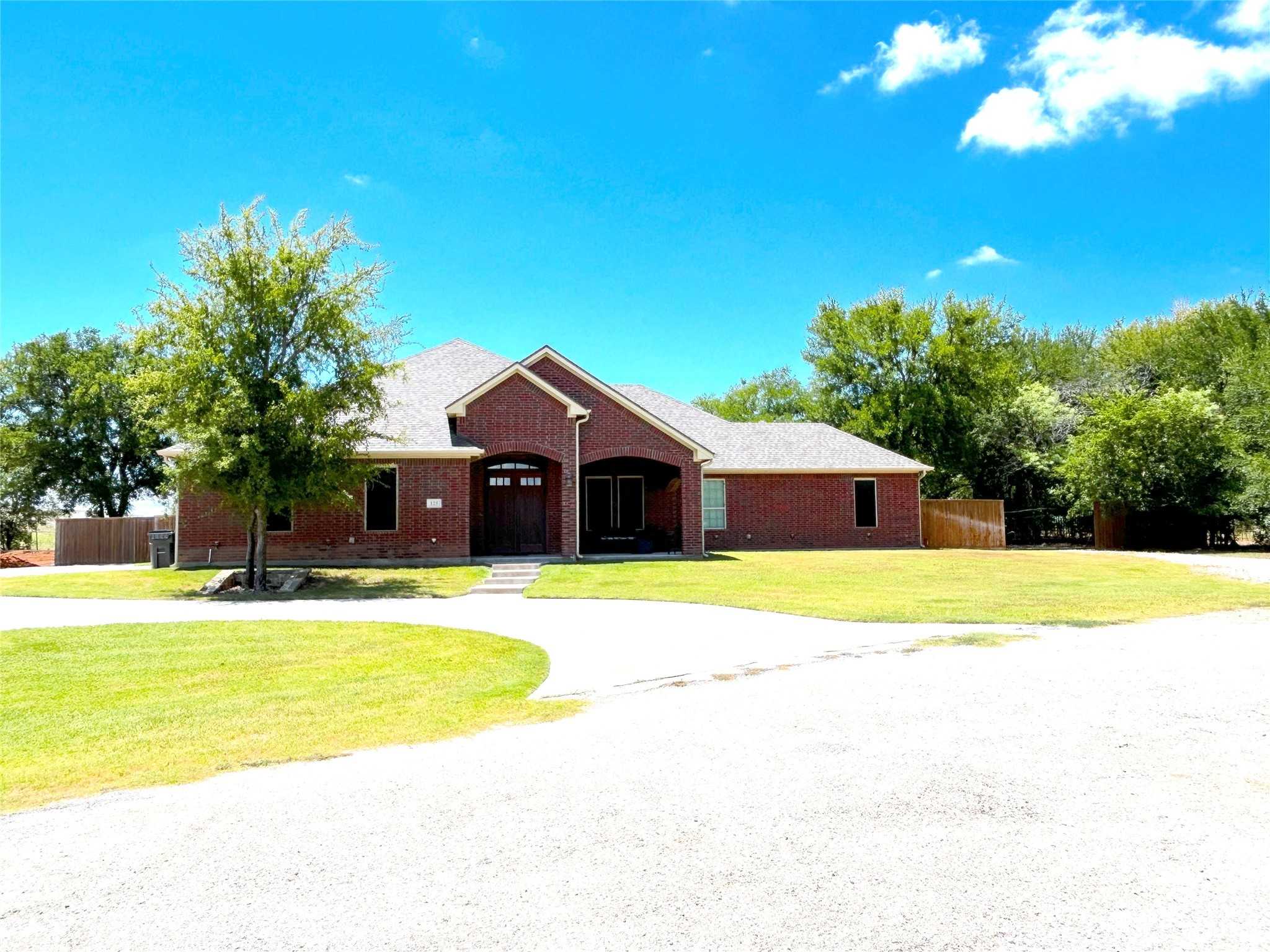 photo 2: 125 Timberview Drive, Graham TX 76450