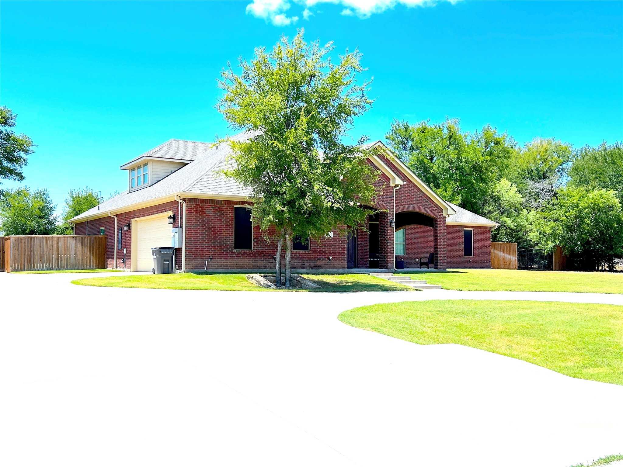 photo 3: 125 Timberview Drive, Graham TX 76450