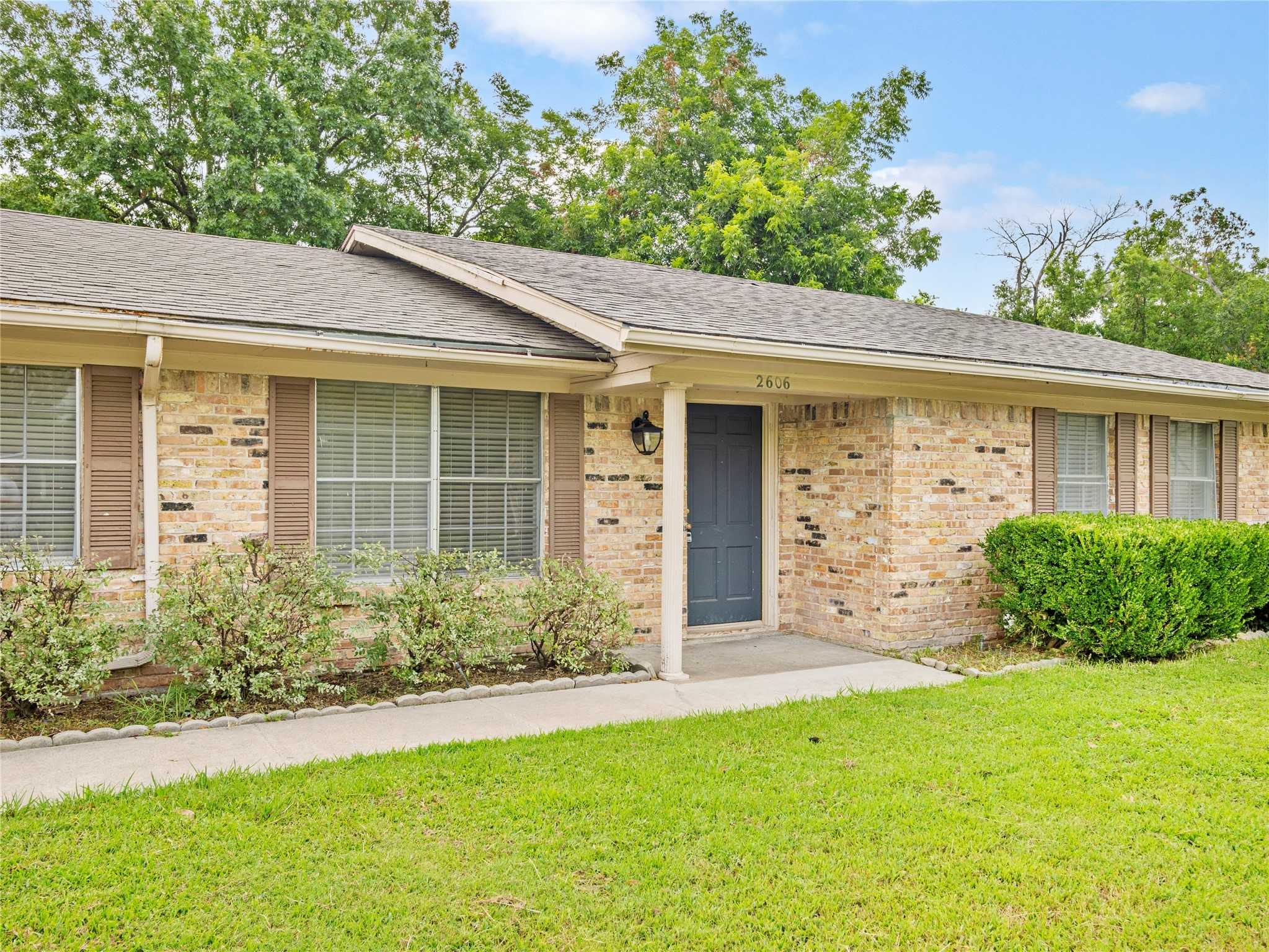 photo 2: 2606 S Park Street, Commerce TX 75428