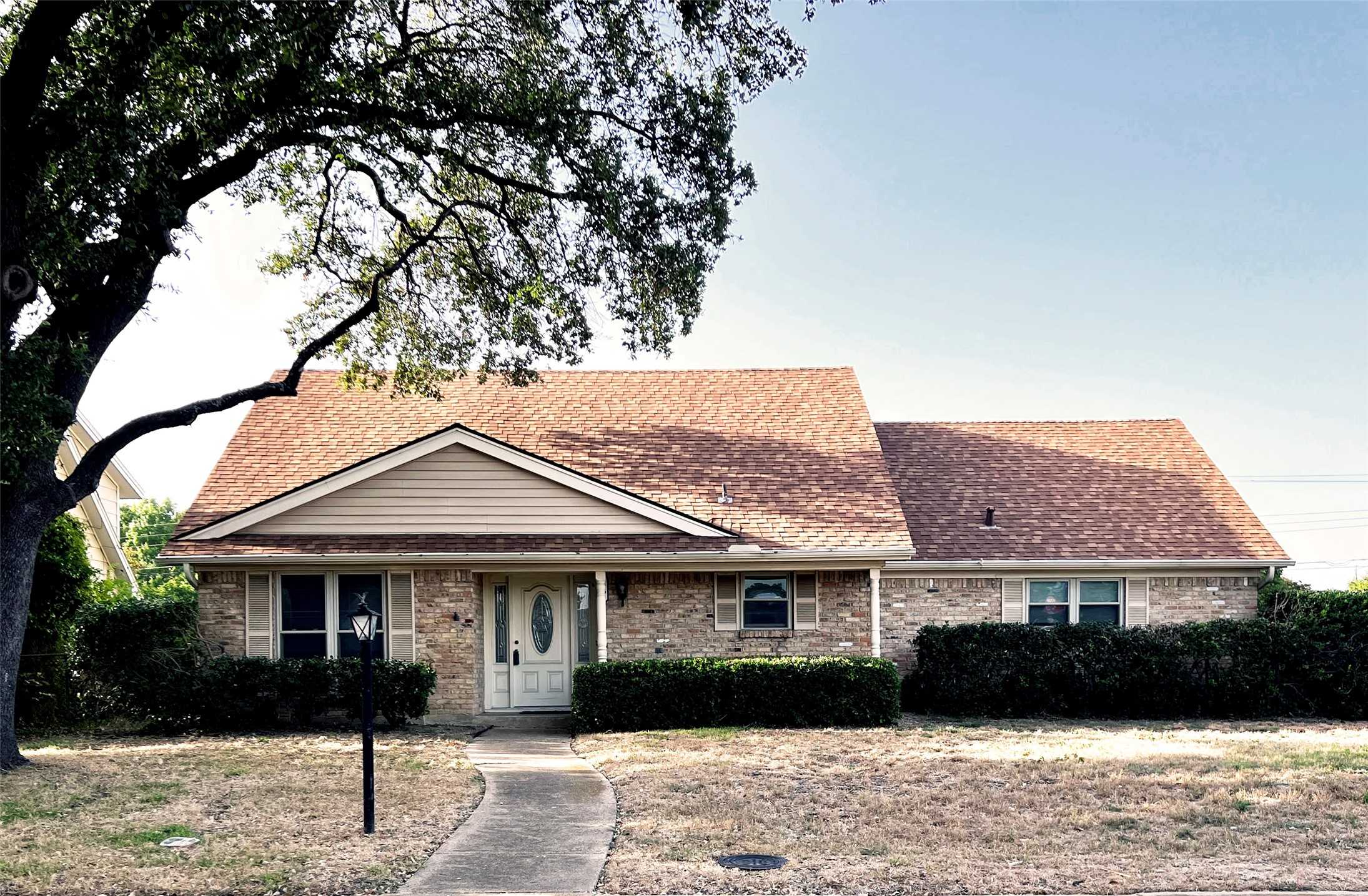 photo 1: 7761 La Cosa Drive, Dallas TX 75248