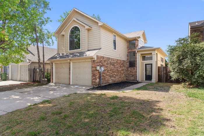 photo 2: 1229 Settlers Way, Lewisville TX 75067