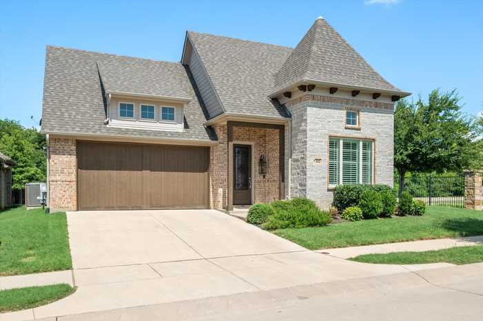 photo 2: 301 Elkhorn Trail, Keller TX 76248