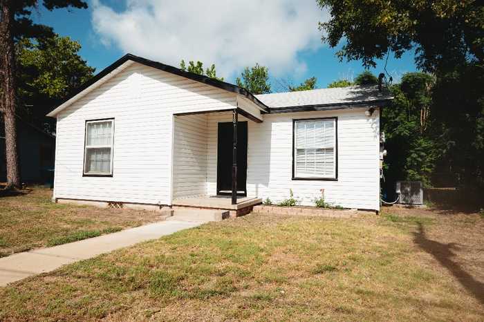 photo 1: 318 Dean Street, Athens TX 75751