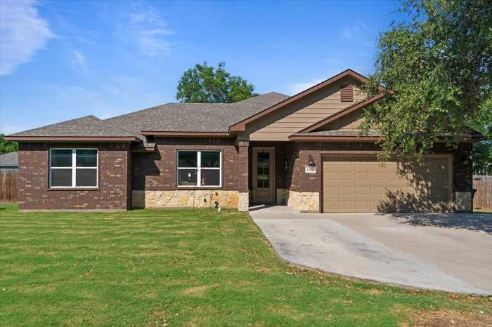 photo 2: 108 Mcanear Street, Cleburne TX 76033