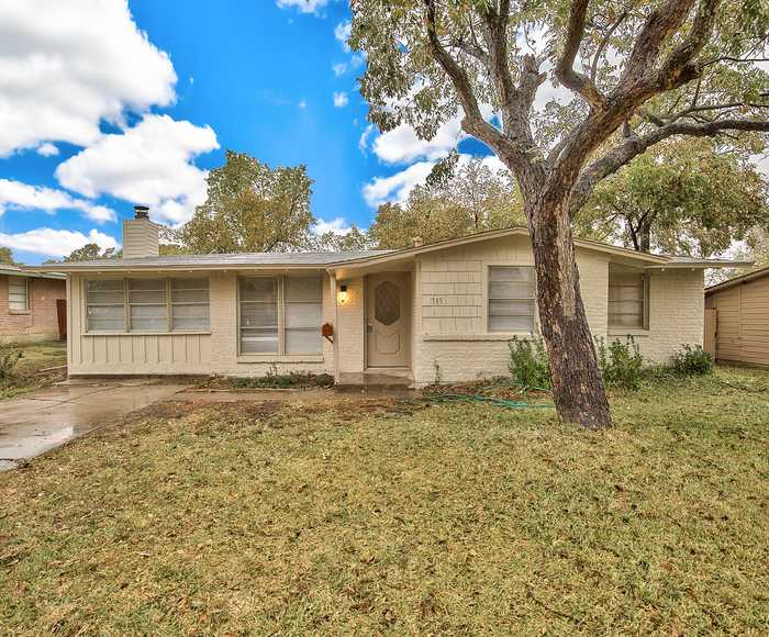 photo 2: 715 E Daugherty Drive, Garland TX 75041