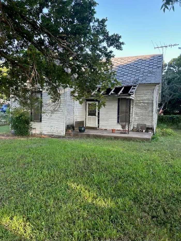 photo 1: 807 E 2nd Street, Cleburne TX 76031