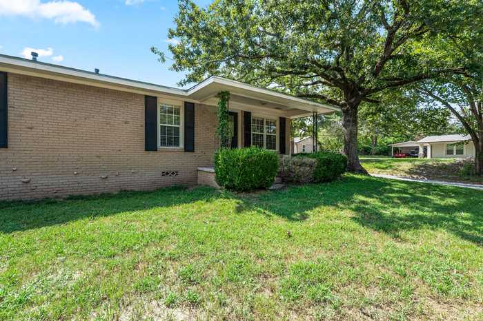 photo 2: 600 W Cayuga Drive, Athens TX 75751